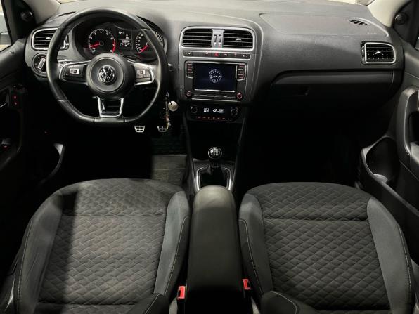 Volkswagen Polo V Рестайлинг с пробегом 2018 года, цена 1 170 000 рублей, 131092 км, седан, Автокод Объявления