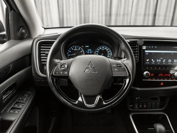 Mitsubishi Outlander III Рестайлинг 3 с пробегом 2021 года, цена 2 590 000 рублей, 87372 км, внедорожник, Автокод Объявления