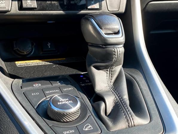 Toyota RAV4 V (XA50) с пробегом 2021 года, цена 3 619 000 рублей, 75428 км, внедорожник, Автокод Объявления
