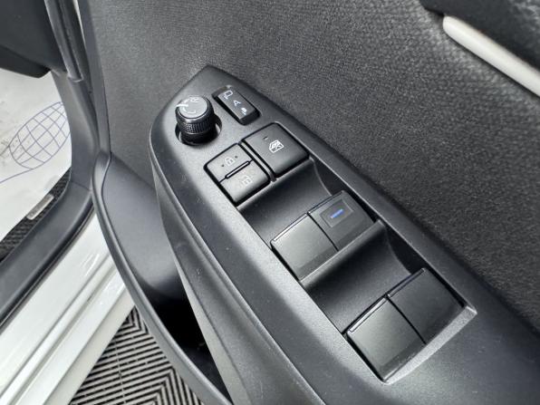 Toyota Yaris IV с пробегом 2020 года, цена 1 400 000 рублей, 65289 км, хэтчбек, Автокод Объявления