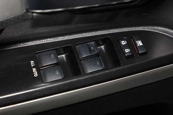 Toyota Land Cruiser 200 Series Рестайлинг 2 с пробегом 2016 года, цена 5 979 000 рублей, 135300 км, внедорожник, Автокод Объявления