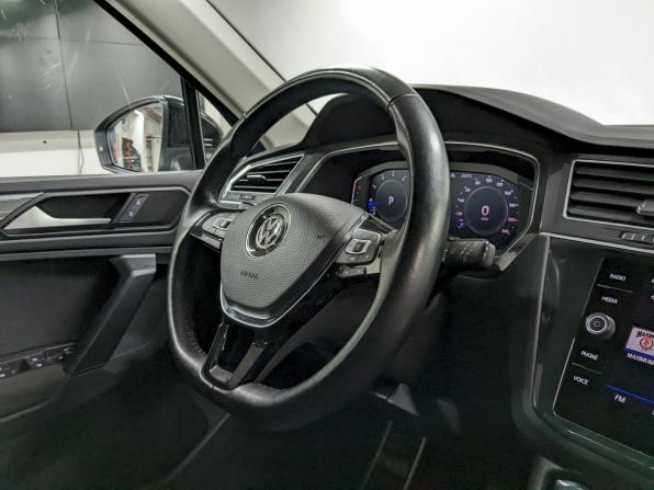Volkswagen Tiguan II с пробегом 2019 года, цена 2 090 000 рублей, 125000 км, внедорожник, Автокод Объявления