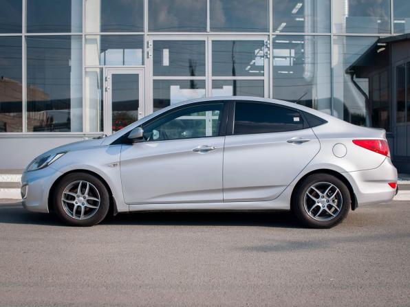 Hyundai Solaris I с пробегом 2012 года, цена 550 000 рублей, 323754 км, седан, Автокод Объявления