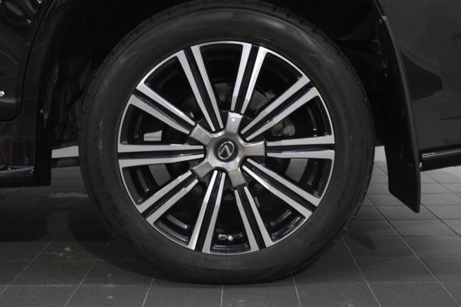 Lexus LX III Рестайлинг 2 с пробегом 2019 года, цена 9 200 000 рублей, 152600 км, внедорожник, Автокод Объявления