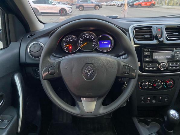 Renault Logan II с пробегом 2016 года, цена 695 000 рублей, 101353 км, седан, Автокод Объявления
