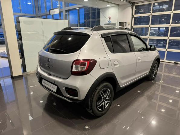 Renault Sandero II с пробегом 2016 года, цена 860 000 рублей, 179498 км, хэтчбек, Автокод Объявления
