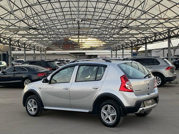 Renault Sandero I с пробегом 2013 года, цена 818 000 рублей, 95644 км, хэтчбек, Автокод Объявления