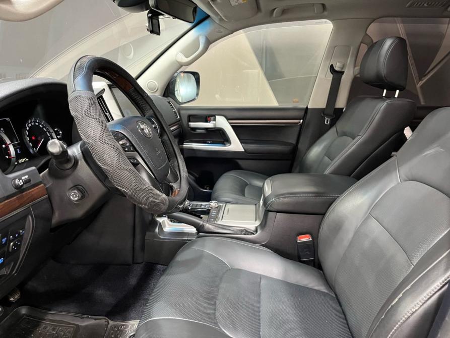 Toyota Land Cruiser 200 Series Рестайлинг 2 Пермь  - изображение 18