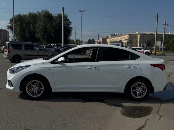 Hyundai Solaris II с пробегом 2017 года, цена 1 220 000 рублей, 97656 км, седан, Автокод Объявления