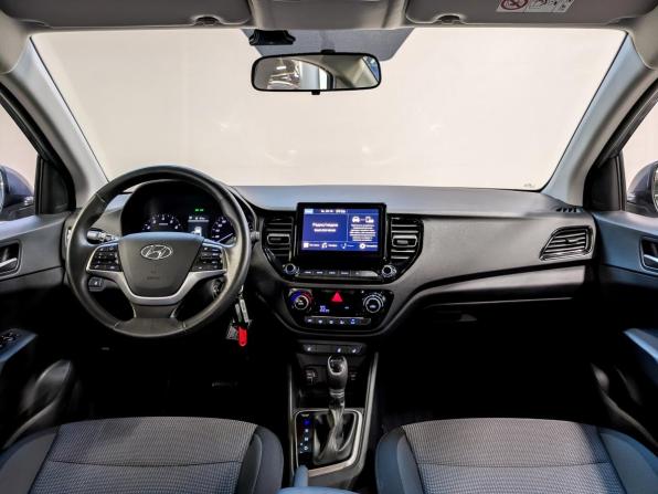 Hyundai Solaris II Рестайлинг с пробегом 2021 года, цена 1 715 000 рублей, 30505 км, седан, Автокод Объявления