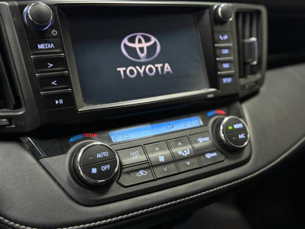 Toyota RAV4 IV (XA40) Рестайлинг с пробегом 2017 года, цена 2 469 000 рублей, 89435 км, внедорожник, Автокод Объявления