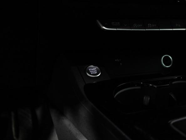 Audi A4 V (B9) Рестайлинг с пробегом 2020 года, цена 2 870 010 рублей, 80570 км, седан, Автокод Объявления