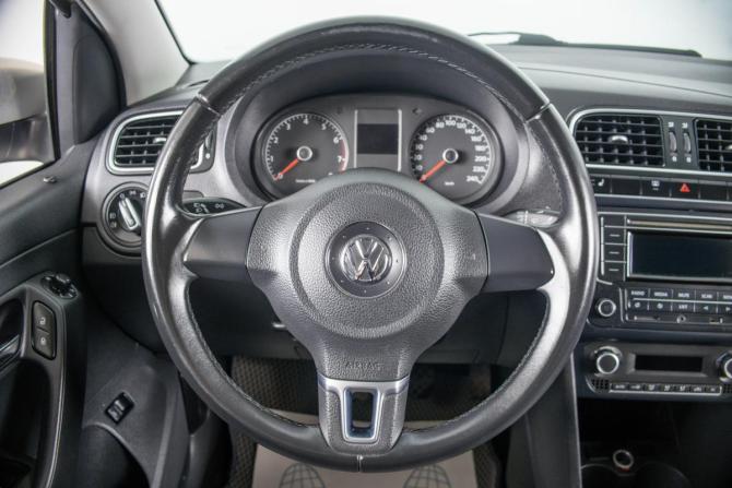 Volkswagen Polo V с пробегом 2013 года, цена 699 000 рублей, 237500 км, седан, Автокод Объявления