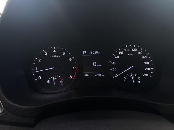 Hyundai Solaris II с пробегом 2018 года, цена 1 400 000 рублей, 60300 км, седан, Автокод Объявления