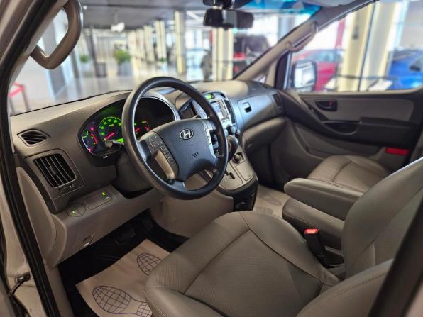 Hyundai Grand Starex I с пробегом 2015 года, цена 2 350 000 рублей, 121949 км, минивэн, Автокод Объявления