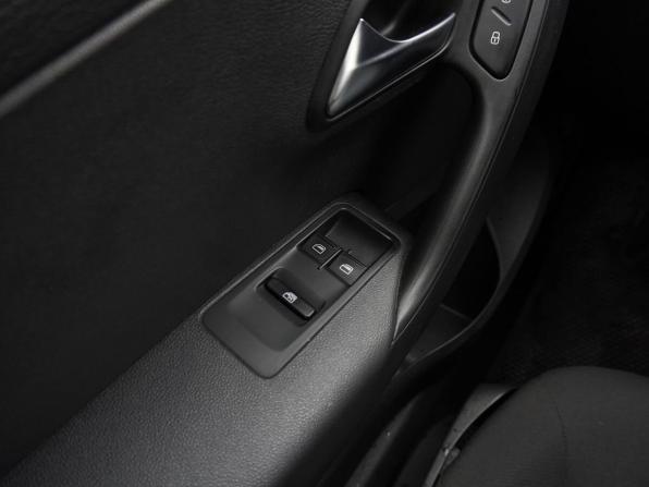 Volkswagen Polo V Рестайлинг с пробегом 2019 года, цена 955 000 рублей, 116879 км, седан, Автокод Объявления