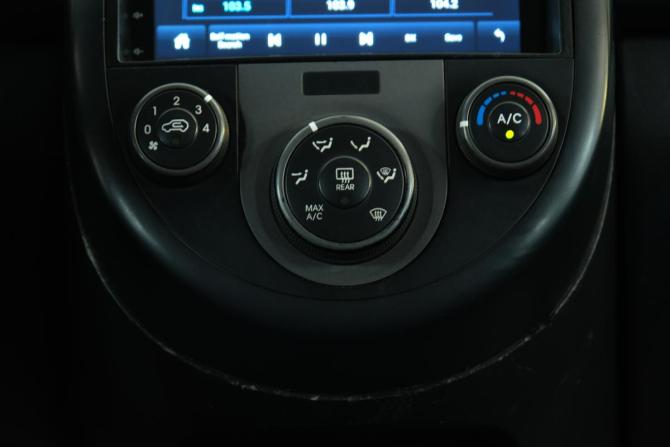 Kia Soul I с пробегом 2010 года, цена 599 000 рублей, 298000 км, хэтчбек, Автокод Объявления