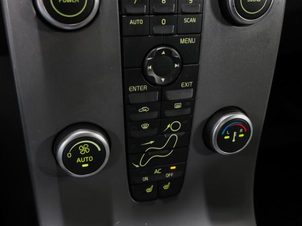 Volvo S40 II Рестайлинг с пробегом 2011 года, цена 498 000 рублей, 300000 км, седан, Автокод Объявления