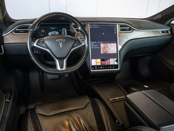 Tesla Model S I Рестайлинг с пробегом 2017 года, цена 3 250 000 рублей, 151116 км, лифтбек, Автокод Объявления