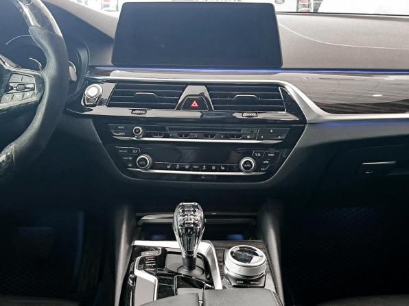 BMW 5 серии VII (G30/G31/G38) с пробегом 2018 года, цена 3 580 000 рублей, 98764 км, седан, Автокод Объявления