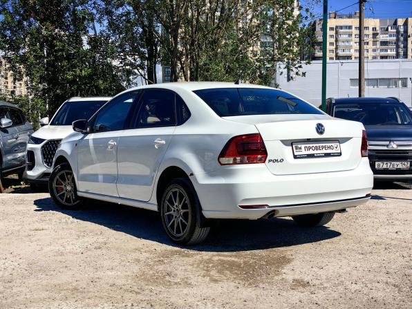 Volkswagen Polo V Рестайлинг с пробегом 2016 года, цена 1 029 000 рублей, 96000 км, седан, Автокод Объявления