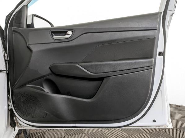 Hyundai Solaris II с пробегом 2018 года, цена 1 100 000 рублей, 167007 км, седан, Автокод Объявления