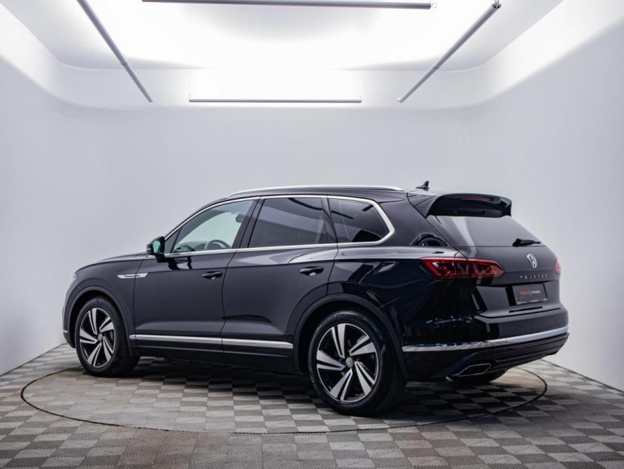 Volkswagen Touareg III Москва  - изображение 7