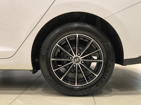 Hyundai Solaris II Рестайлинг с пробегом 2021 года, цена 1 330 000 рублей, 73717 км, седан, Автокод Объявления