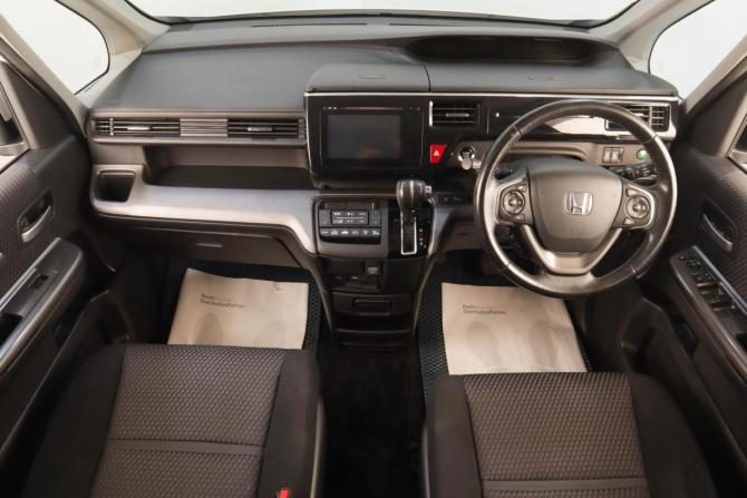 Honda Stepwgn V с пробегом 2015 года, цена 2 129 000 рублей, 138600 км, минивэн, Автокод Объявления