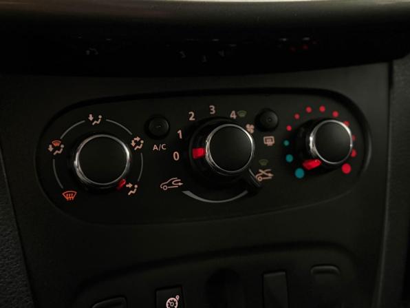 Renault Sandero II с пробегом 2015 года, цена 770 000 рублей, 152350 км, хэтчбек, Автокод Объявления
