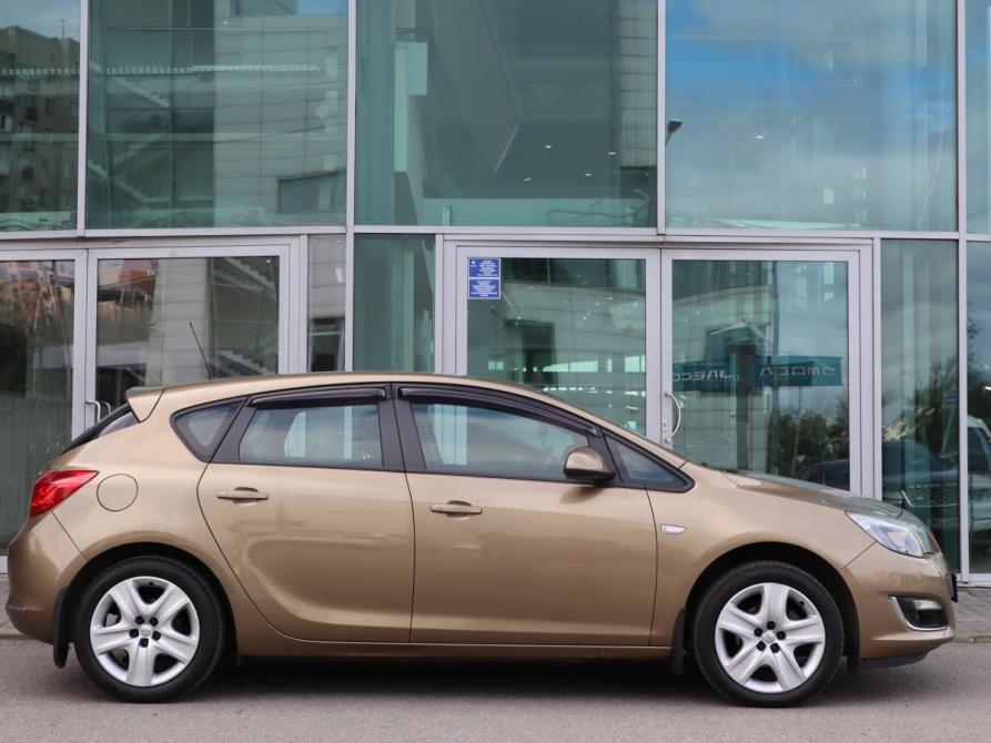 Opel Astra J Рестайлинг Санкт-Петербург  - изображение 4
