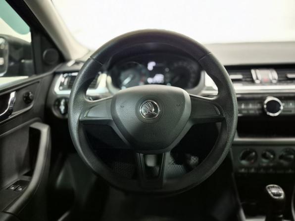 Skoda Rapid I с пробегом 2016 года, цена 990 000 рублей, 109310 км, лифтбек, Автокод Объявления
