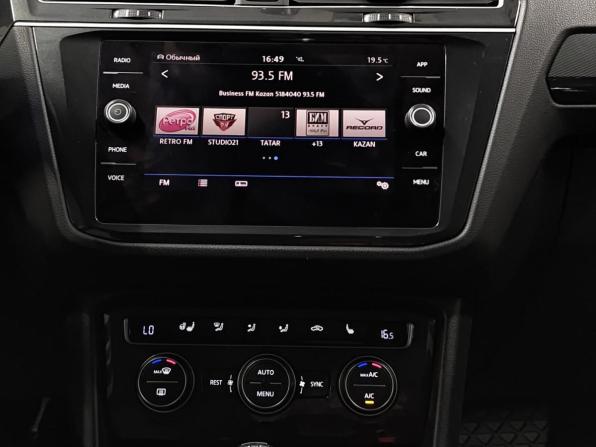 Volkswagen Tiguan II с пробегом 2018 года, цена 2 960 000 рублей, 68252 км, внедорожник, Автокод Объявления