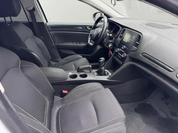 Renault Megane IV с пробегом 2016 года, цена 1 270 000 рублей, 118000 км, универсал, Автокод Объявления
