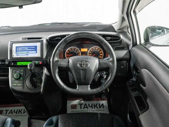 Toyota Wish II с пробегом 2012 года, цена 1 325 000 рублей, 200712 км, минивэн, Автокод Объявления