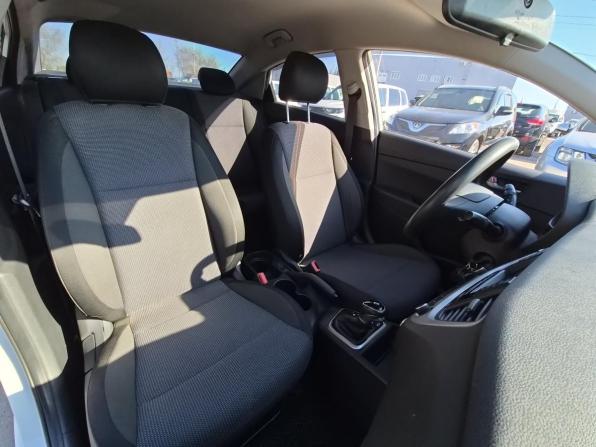 Hyundai Solaris II с пробегом 2017 года, цена 1 350 000 рублей, 134303 км, седан, Автокод Объявления
