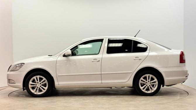 Skoda Octavia II (A5) Рестайлинг с пробегом 2011 года, цена 645 000 рублей, 276407 км, лифтбек, Автокод Объявления
