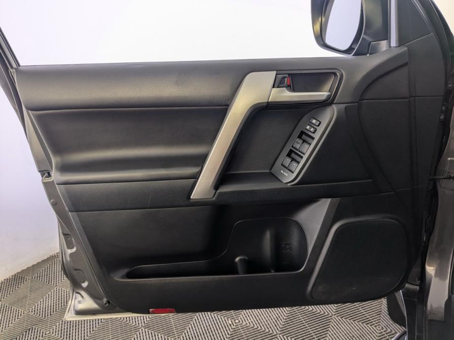 Toyota Land Cruiser Prado 150 Series Рестайлинг 2 Москва  - изображение 16