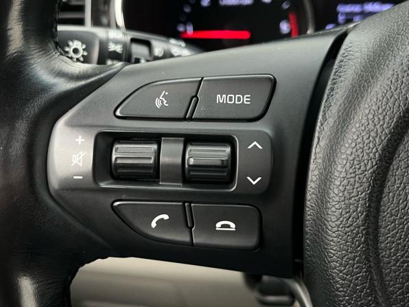 Kia Carnival III с пробегом 2019 года, цена 2 790 000 рублей, 137804 км, минивэн, Автокод Объявления