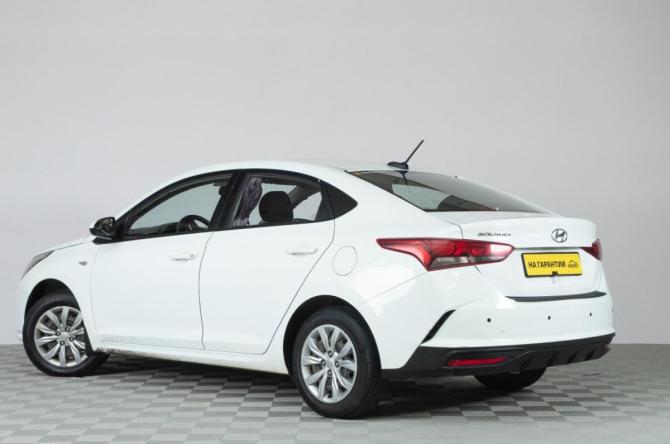 Hyundai Solaris II Рестайлинг с пробегом 2021 года, цена 1 099 000 рублей, 217000 км, седан, Автокод Объявления