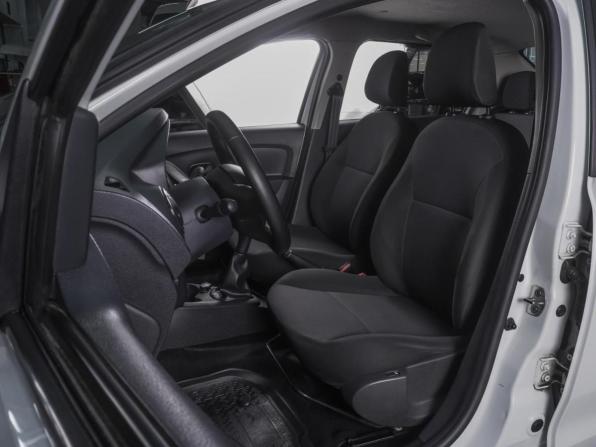 Renault Logan II Рестайлинг с пробегом 2019 года, цена 890 000 рублей, 117006 км, седан, Автокод Объявления