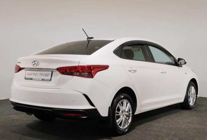 Hyundai Solaris II Рестайлинг с пробегом 2022 года, цена 1 680 000 рублей, 126054 км, седан, Автокод Объявления
