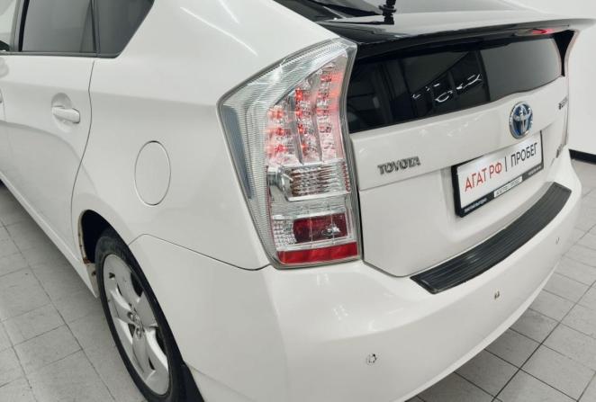 Toyota Prius III (XW30) с пробегом 2009 года, цена 1 029 000 рублей, 221641 км, лифтбек, Автокод Объявления