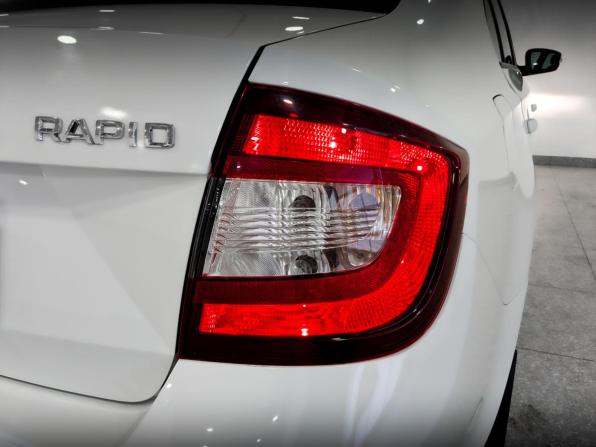 Skoda Rapid I Рестайлинг с пробегом 2019 года, цена 900 000 рублей, 190199 км, лифтбек, Автокод Объявления