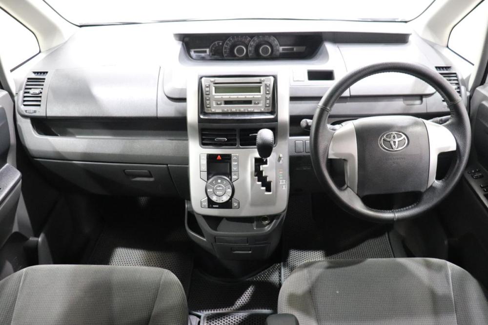 Toyota Noah II (R70) Иркутск  - изображение 16