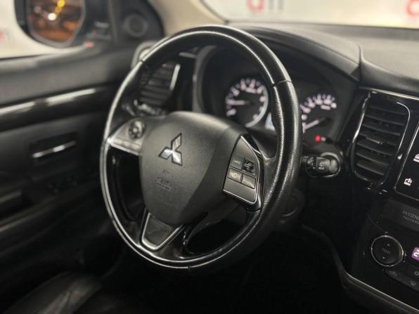 Mitsubishi Outlander III Рестайлинг 2 с пробегом 2018 года, цена 1 749 000 рублей, 210000 км, внедорожник, Автокод Объявления