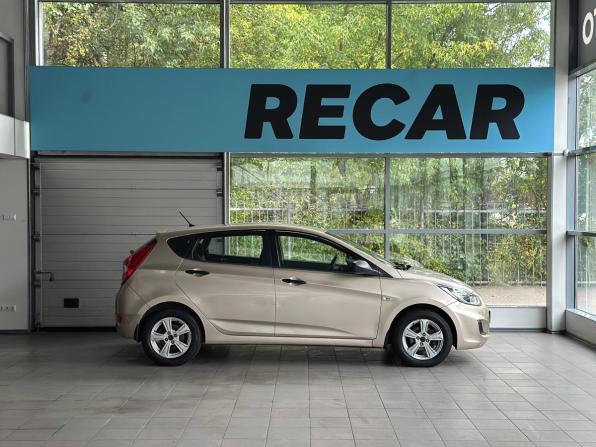 Hyundai Solaris I с пробегом 2013 года, цена 740 000 рублей, 175900 км, хэтчбек, Автокод Объявления
