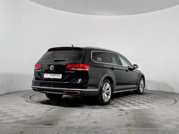 Volkswagen Passat B8 с пробегом 2017 года, цена 2 290 000 рублей, 172000 км, универсал, Автокод Объявления