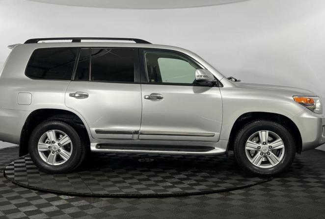 Toyota Land Cruiser 200 Series Рестайлинг 1 с пробегом 2014 года, цена 3 950 000 рублей, 196132 км, внедорожник, Автокод Объявления