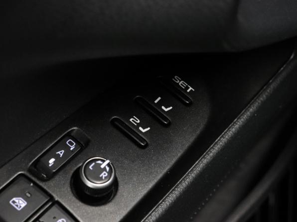 Toyota Camry VIII (XV70) Рестайлинг с пробегом 2021 года, цена 3 490 000 рублей, 96000 км, седан, Автокод Объявления